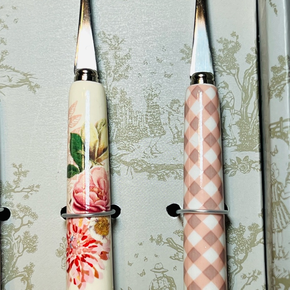 4 Dolly Parton Appetizer Forks Ceramic Handles Pink White Flowers Gingham - Picture 2 of 11
